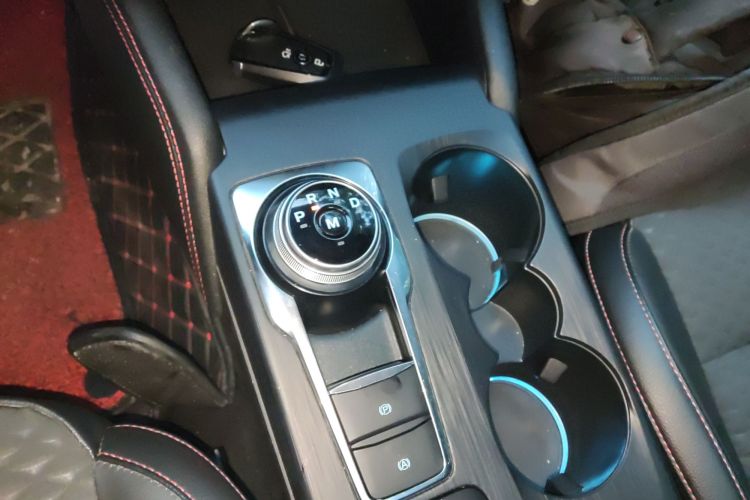 福特 福克斯 2020款 三厢 EcoBoost 180 自动ST Line中控内饰18