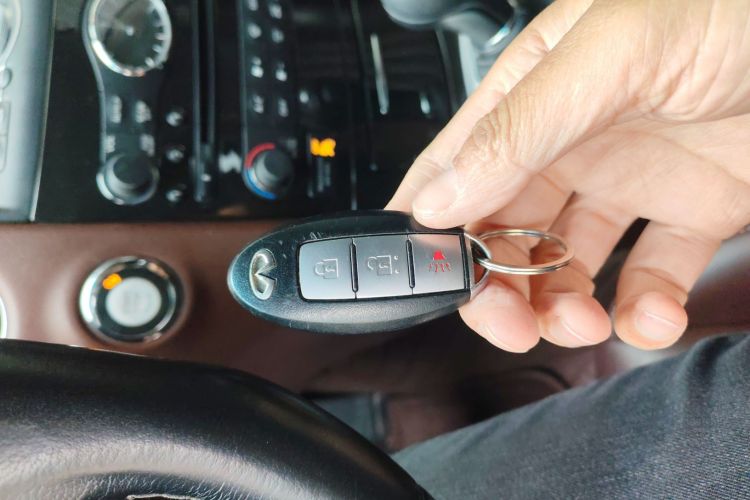 英菲尼迪QX50 2015款 2.5L 悦享版中控内饰11