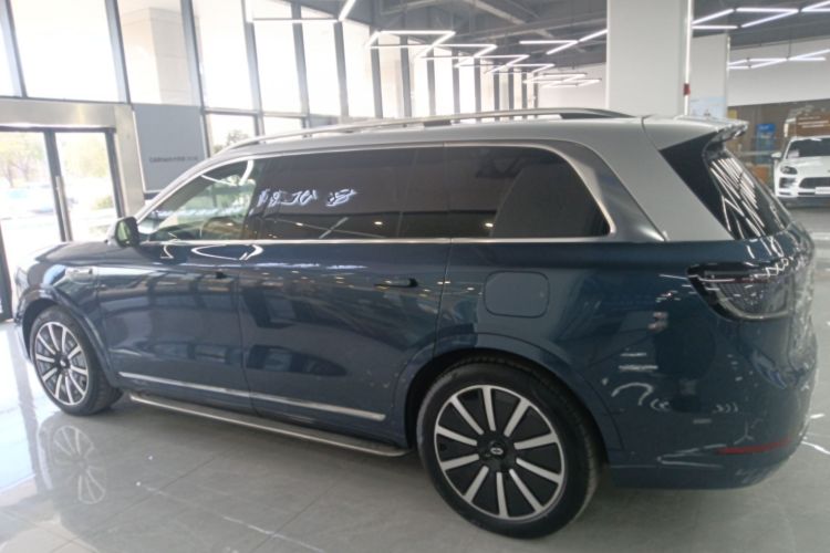 鸿蒙智行 问界M9 2024款 增程 Ultra版 42kWh 6座版车身外观6003