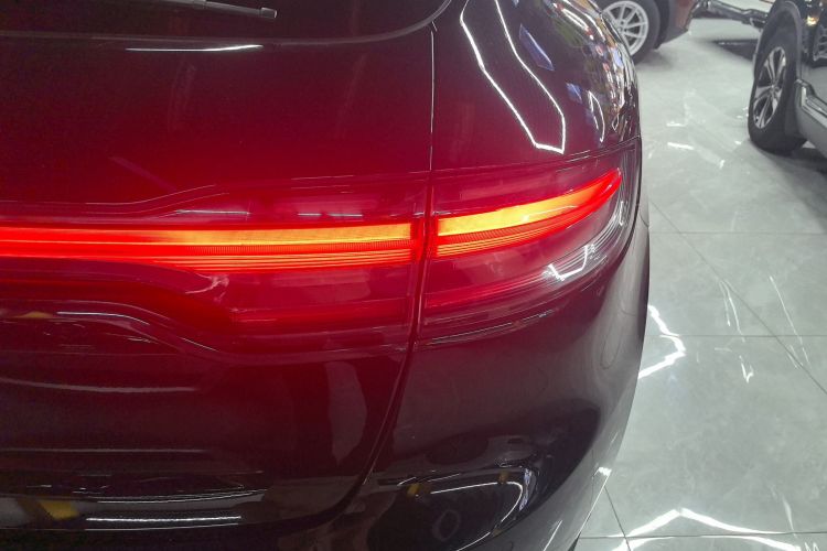 保时捷 2023款 Macan 2.0T车身外观9