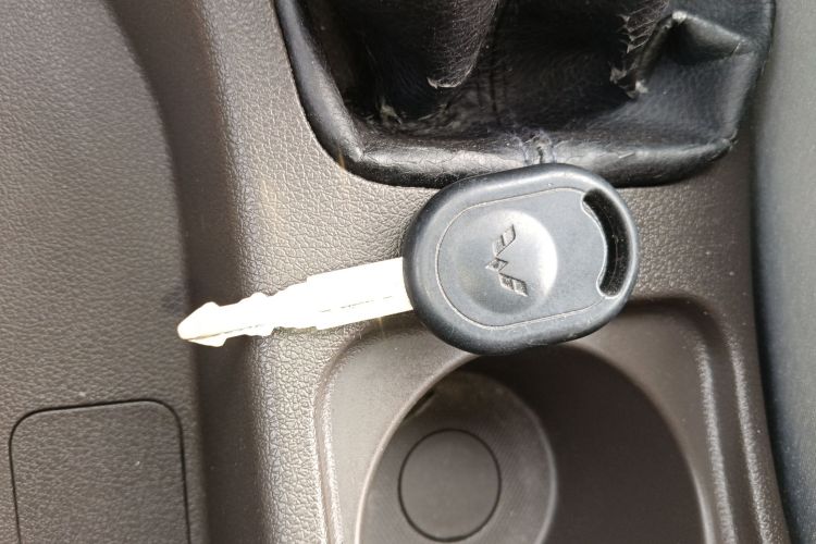 五菱汽车 五菱宏光 2020款 1.2L S基本型国VI LSI中控内饰11