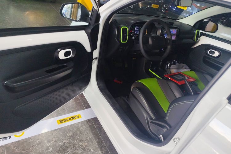 荣威 科莱威CLEVER 2021款 302km新四座超能版中控内饰20