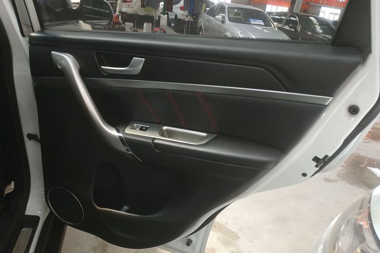 哈弗M6 2018款 改款 1.5T DCT两驱精英型中控内饰45