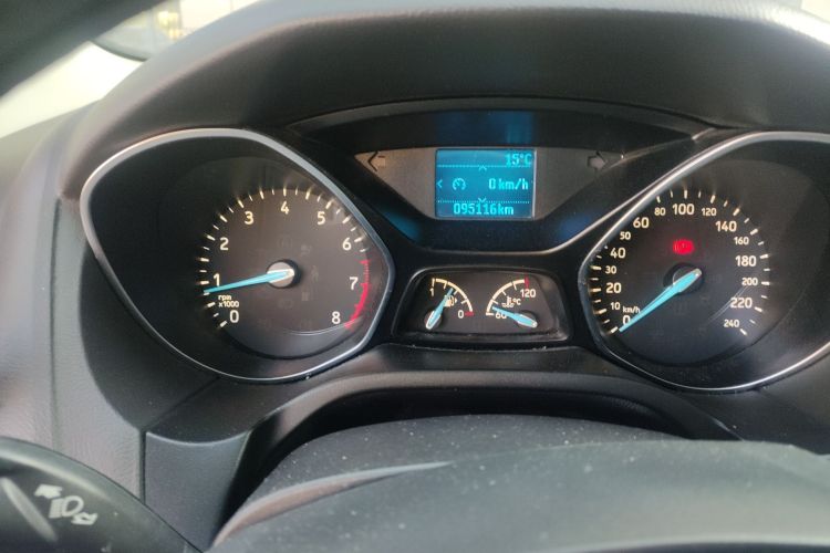 福特 福克斯 2017款 三厢 1.6L 手动风尚型智行版中控内饰14