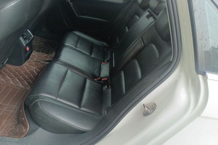 奥迪A4L 2015款 35 TFSI 自动标准型中控内饰7004