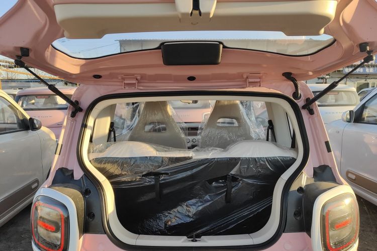 奔腾小马 2026款 222km 萌趣马 Plus机舱底盘23