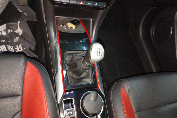 哈弗H2 2017款 蓝标 1.5T 手动两驱精英型局部细节18