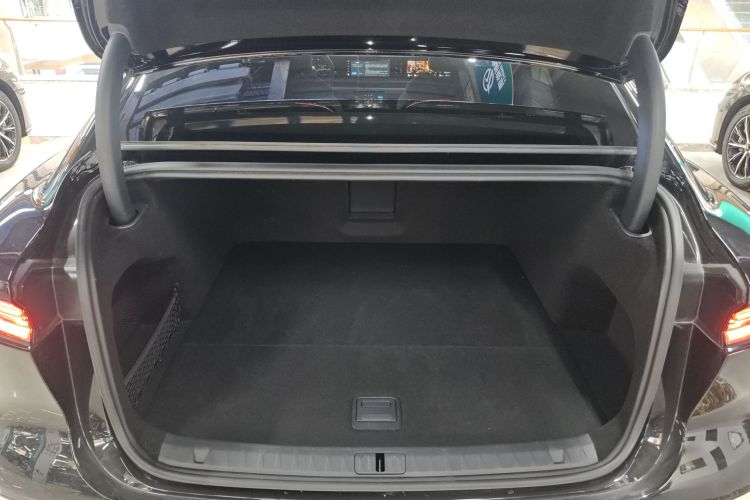 岚图汽车 岚图追光 2024款 PHEV 四驱超长续航行政版机舱底盘23