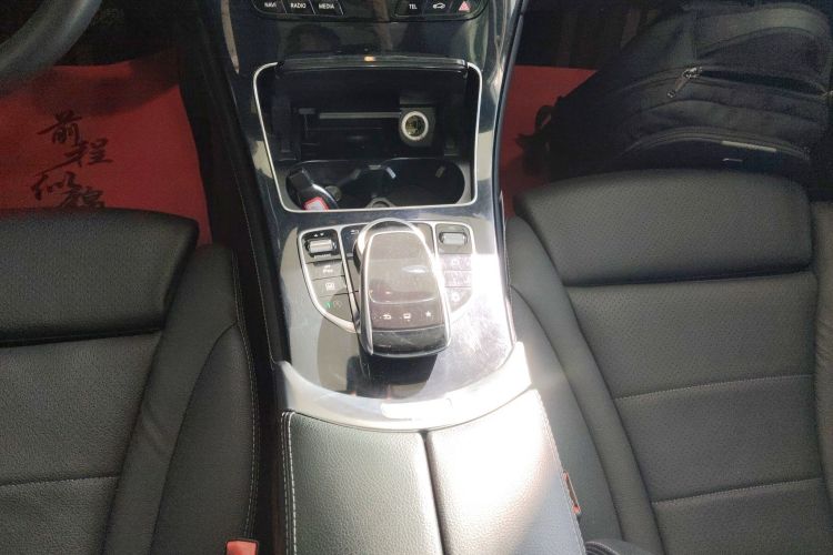 奔驰GLC 2016款 GLC 200 4MATIC中控内饰18