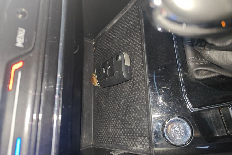 大众 途观L新能源 2020款 430PHEV 插电混动旗舰版中控内饰11