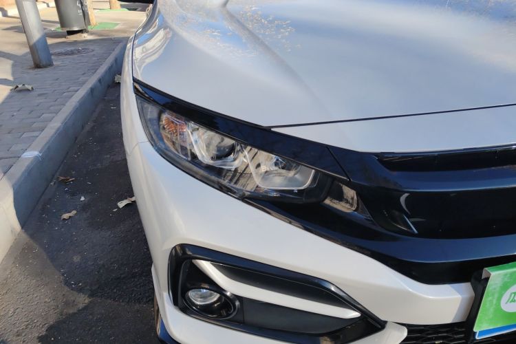 本田 思域 2021款 HATCHBACK 220TURBO CVT新锐控车身外观8