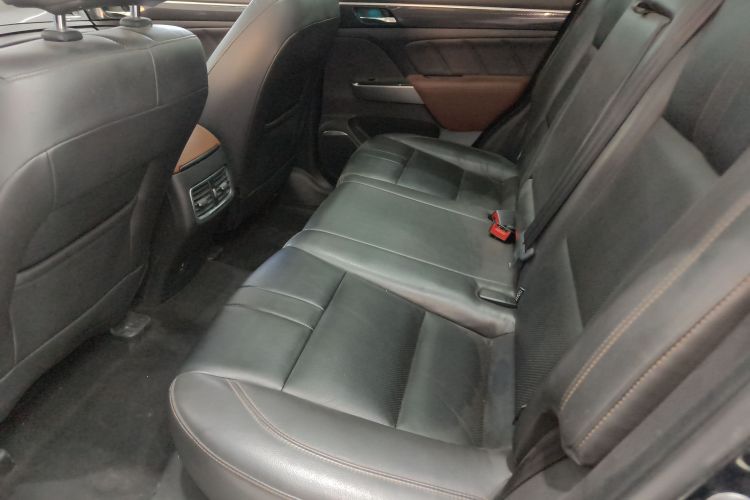 广汽传祺 传祺GS7 2017款 320T 两驱豪华智联型中控内饰7004