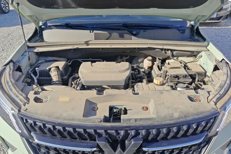 五菱汽车 五菱星辰 2021款 1.5T CVT星辉版机舱底盘24