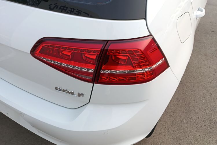 大众 高尔夫 2015款 1.6L 自动舒适型车身外观9