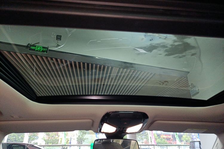 宝马i3 2022款 eDrive 35 L中控内饰22