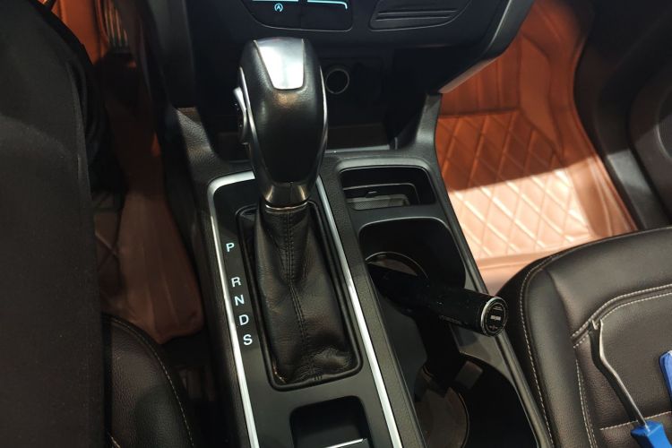 福特 翼虎 2019款 EcoBoost 180 两驱铂翼型 国VI中控内饰18