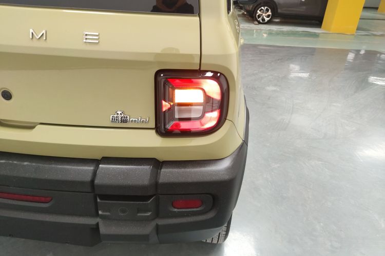 吉利银河 2024款 200km 熊猫骑士车身外观6006