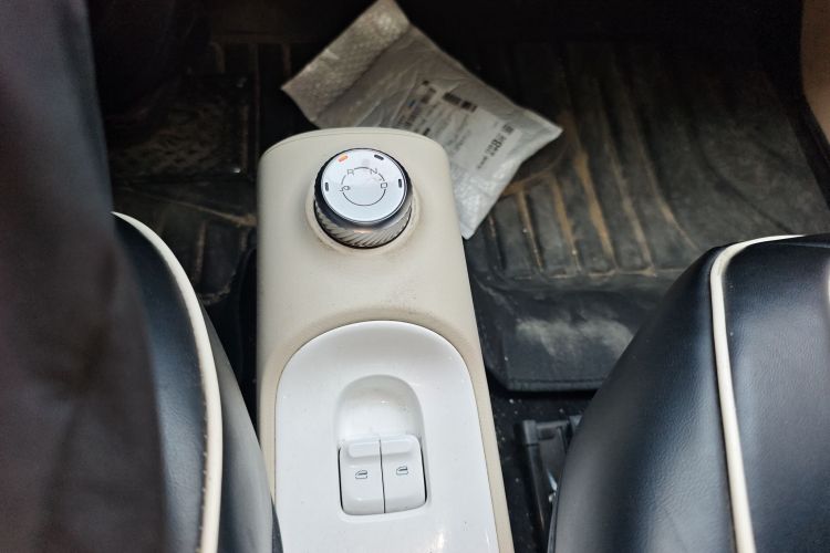 五菱汽车 宏光MINIEV 2024款 第三代 215km 进阶版中控内饰18