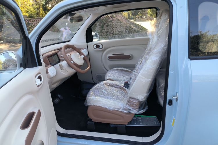 奔腾小马 2026款 222km 炫彩马中控内饰19