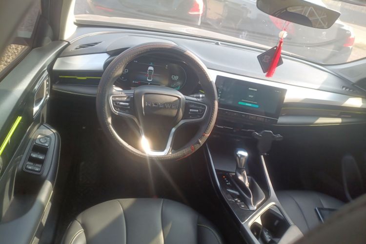 荣威i5 2021款 1.5L CVT钻石版中控内饰13