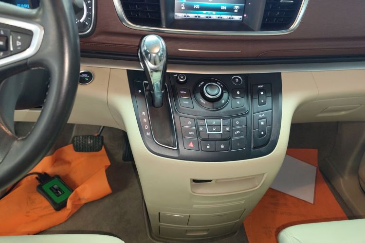 别克GL8 2018款 28T 豪华型 国VI中控内饰18