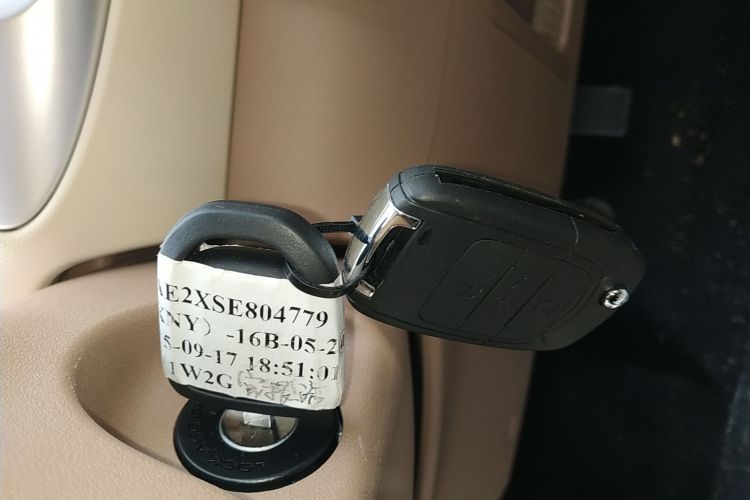 五菱汽车 宏光MINIEV 2025款 四门版 进阶款中控内饰7001