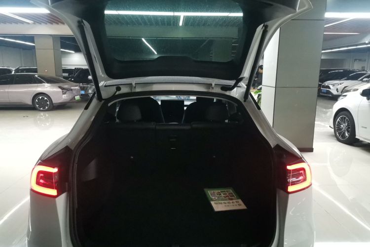 特斯拉 Model Y 2021款 标准续航后驱版局部细节23