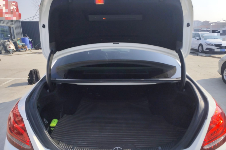 奔驰C级 2018款 C 180 L 时尚型运动版局部细节23