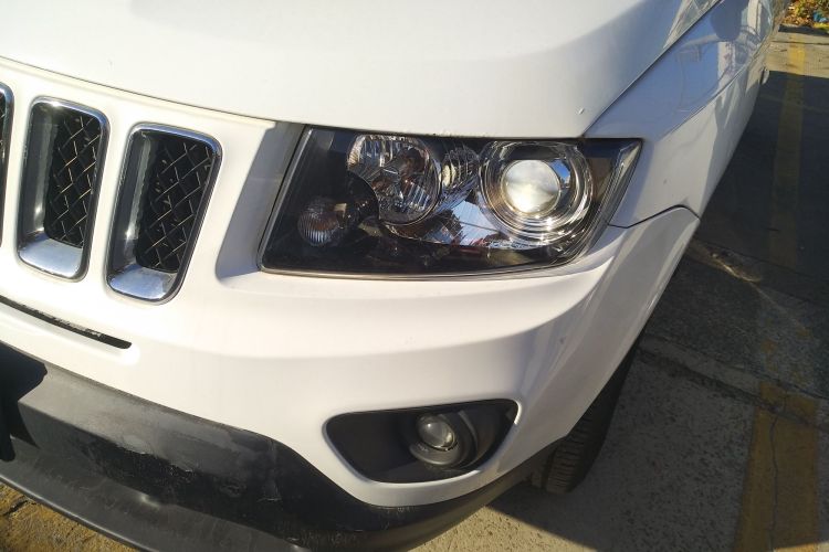 Jeep 指南者(进口) 2014款 2.0L 两驱运动版局部细节36