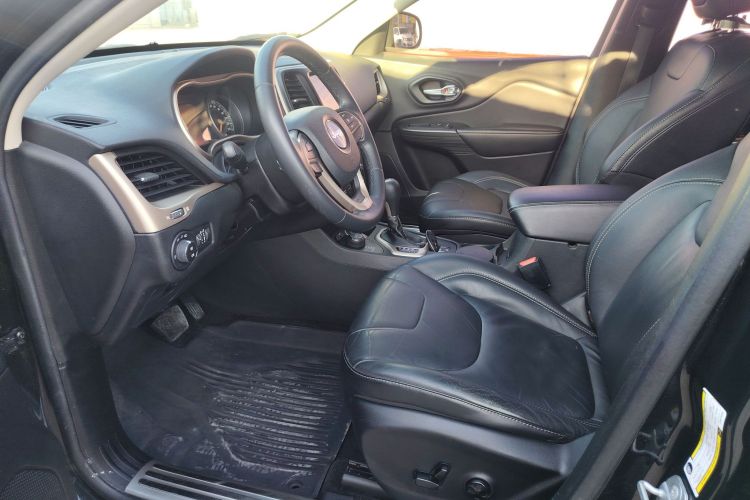 Jeep 自由光(进口) 2014款 2.4L 都市版局部细节19