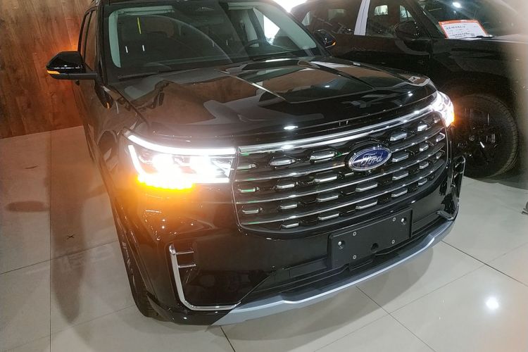 福特 探险者 2025款 2.3T EcoBoost 四驱穿越版 5座车身外观6002