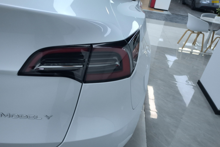 特斯拉 Model Y 2021款 长续航全轮驱动版车身外观6006