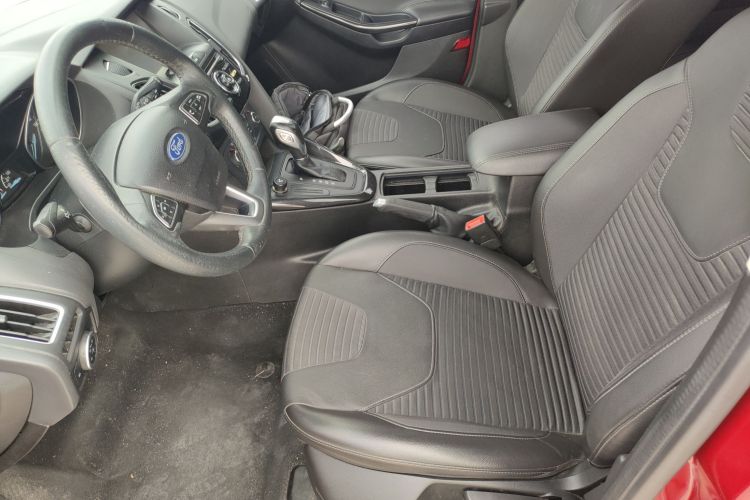 福特 福克斯 2015款 两厢 1.6L 自动风尚型中控内饰19