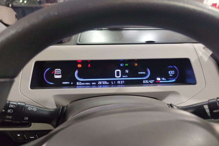 吉利银河 2023款 熊猫mini 200km 耐力熊中控内饰14