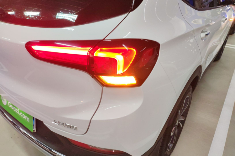 别克 昂科拉GX 2020款 20T CVT两驱豪华型车身外观9