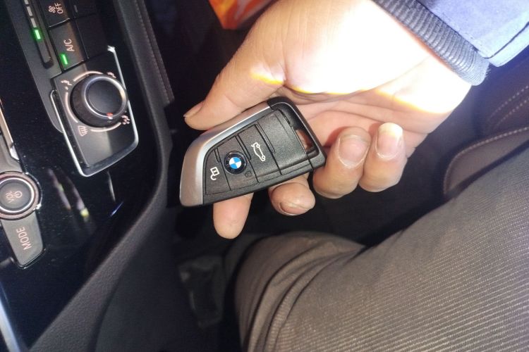 宝马1系 2021款 120i M运动曜夜版中控内饰11