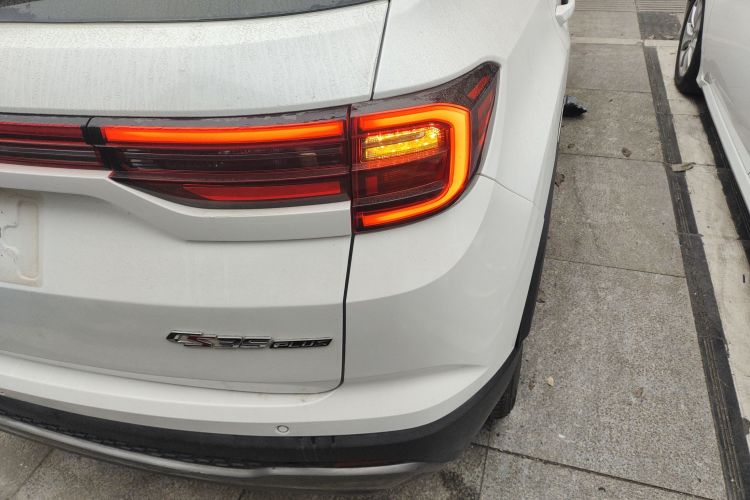 长安CS35PLUS 2022款 1.6L 手动豪华版车身外观6006