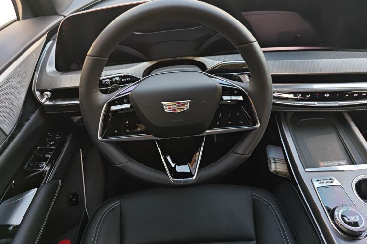 凯迪拉克XT5 2025款 2.0T 尊贵型中控内饰13