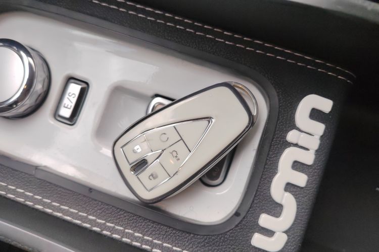 长安启源 长安Lumin 2022款 210km 香甜款中控内饰11