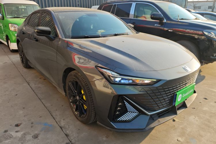 长安UNI-V 2022款 1.5T 尊贵型车身外观6002