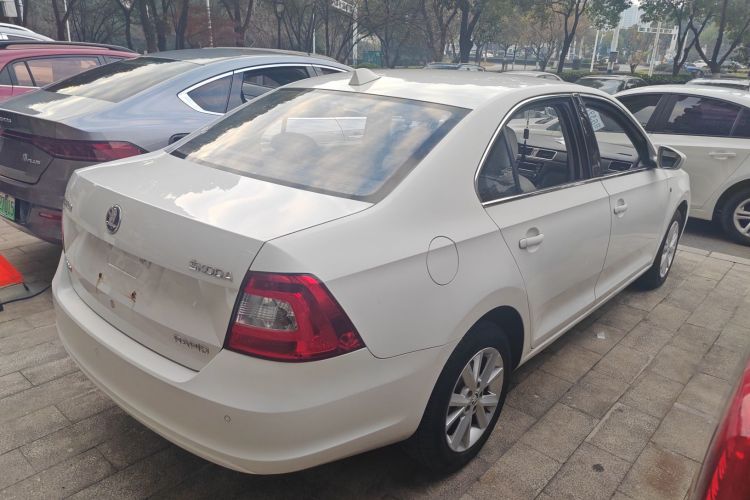 斯柯达 昕锐 2016款 1.6L 自动创行版车身外观7