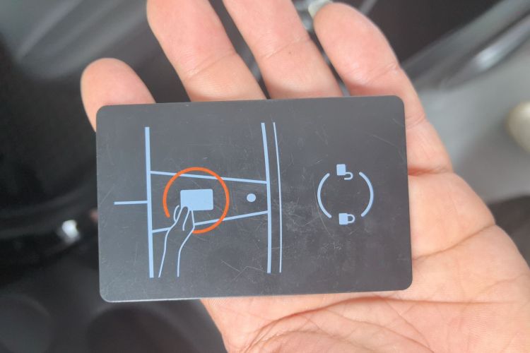 特斯拉 Model Y 2023款 高性能全轮驱动版中控内饰11