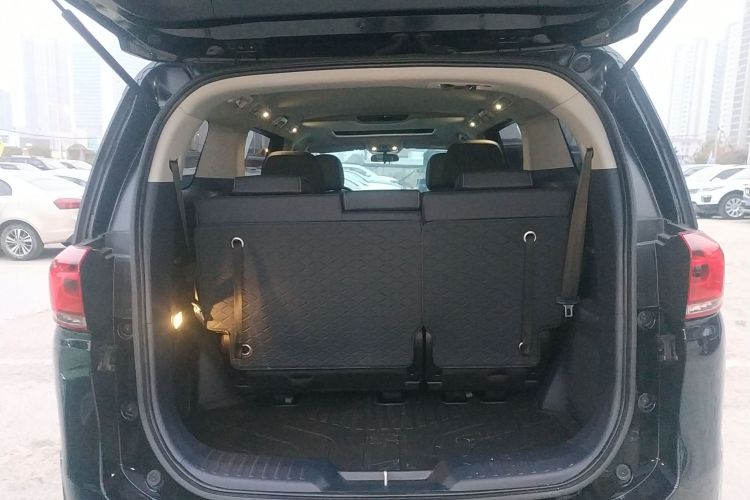 广汽传祺 传祺M8 2024款 领秀系列 390T 豪华版机舱底盘23