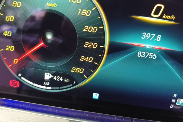 奔驰E级 2021款 改款 E 300 L 运动时尚型中控内饰15