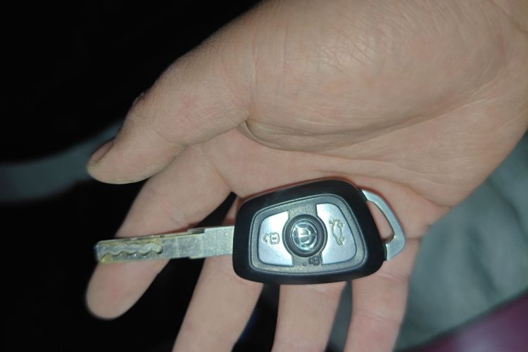 中华H530 2017款 1.6L 手动舒适型中控内饰11