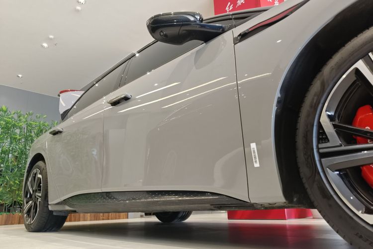 红旗EH7 2024款 760 Pro+ 四驱版局部细节9001