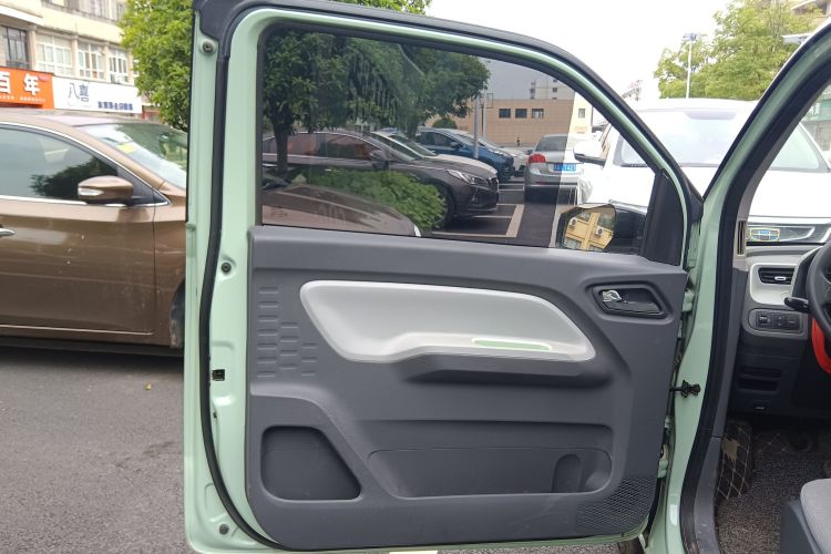 五菱汽车 宏光MINIEV 2022款 马卡龙臻享款 磷酸铁锂中控内饰7008