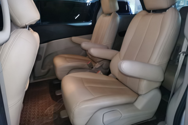 别克GL8 2017款 25S 舒适型 国V中控内饰7004