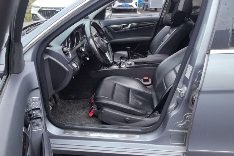 奔驰C级 2013款 C 260 CGI 时尚型中控内饰19