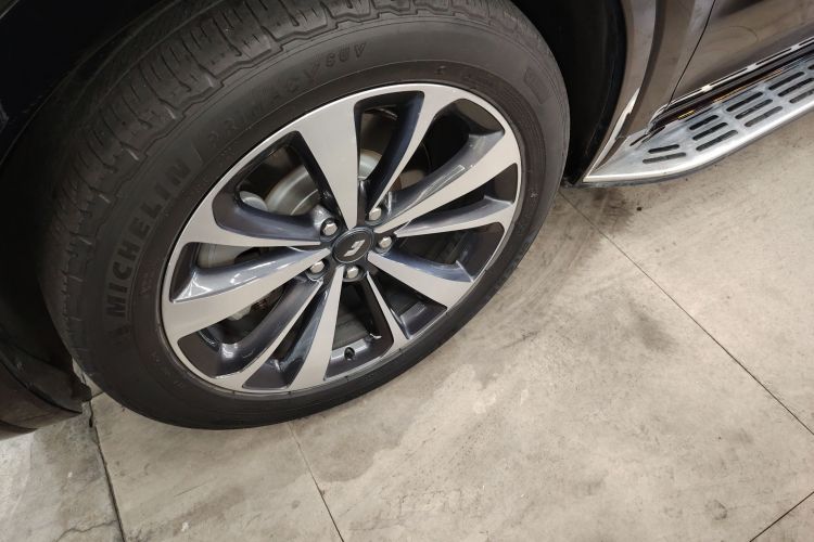 理想汽车 理想ONE 2020款 增程6座版车身外观6007